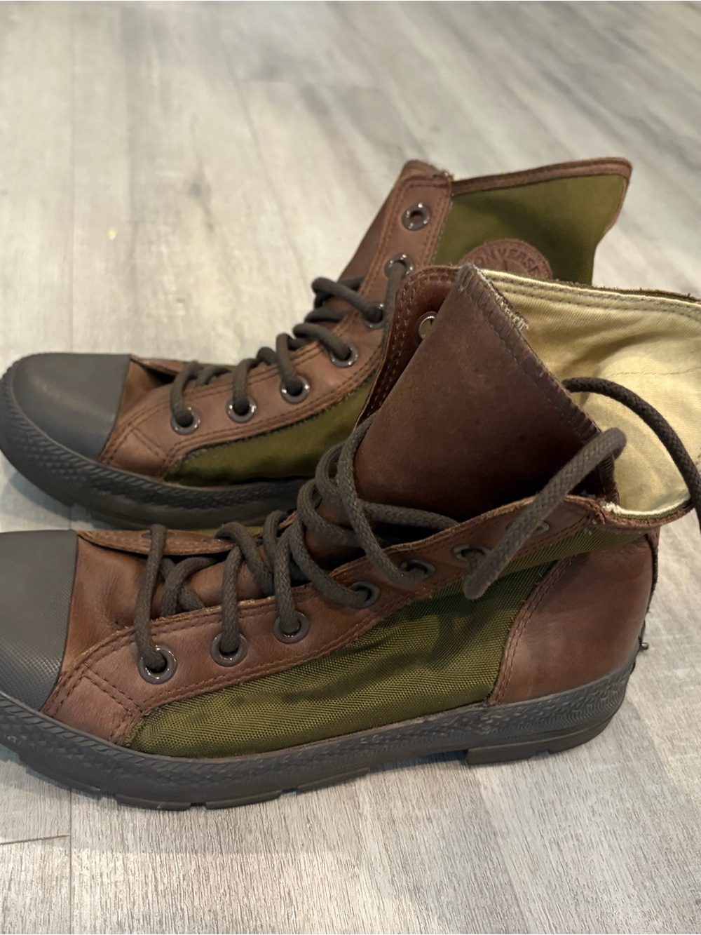 Converse Men's Boot in Olive Green and Brown (only worn once)